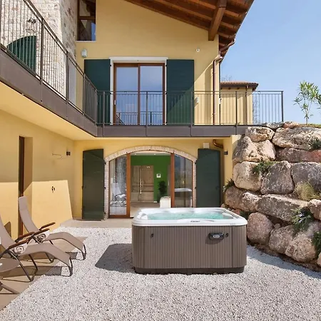 Villa Monte Orione View & *