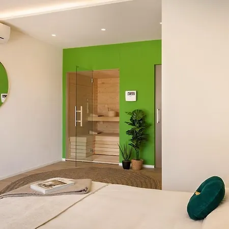 Monte Orione View & *